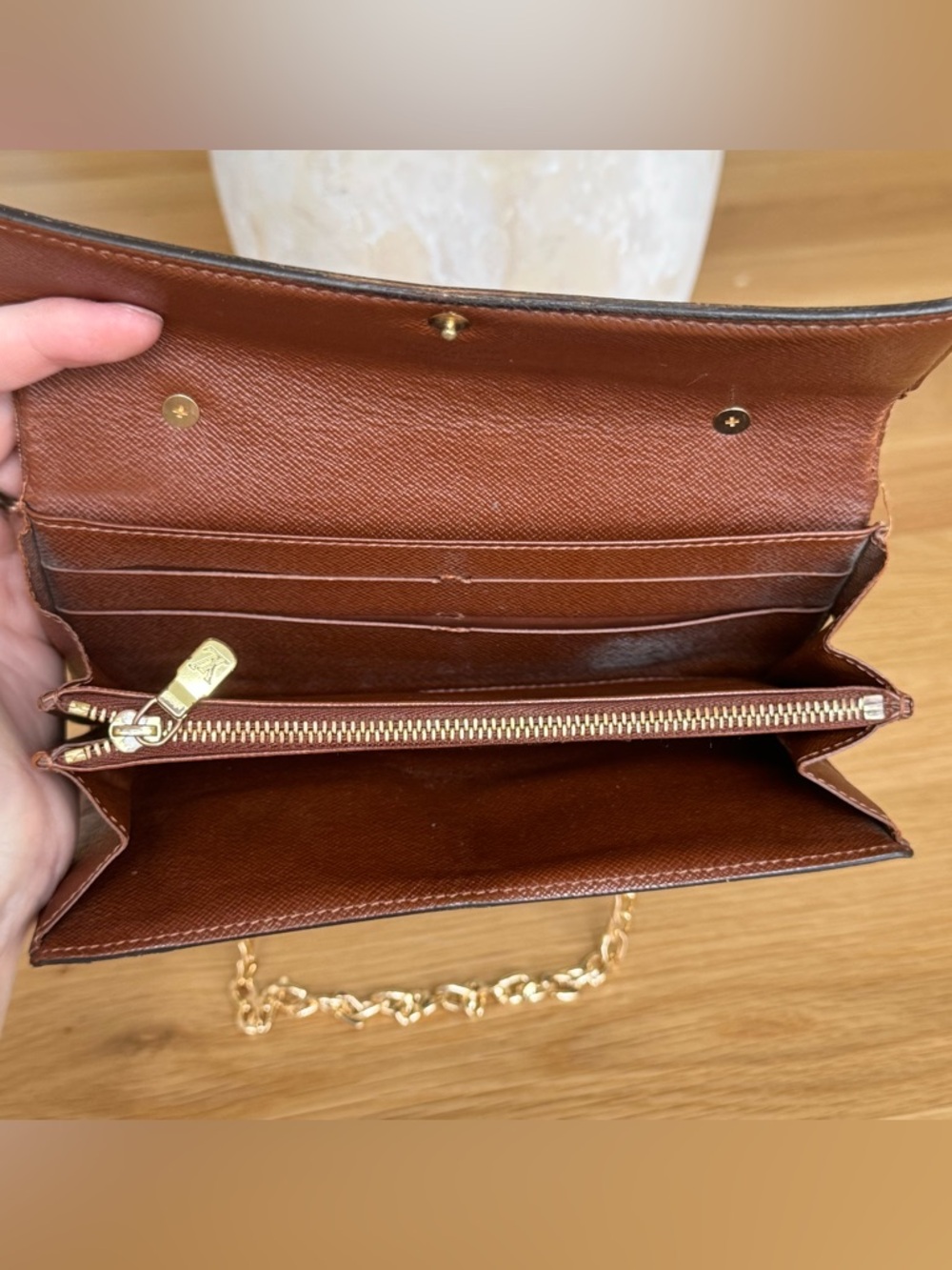 ✅AUTH✅Louis Vuitton Mono Sarah Wallet on a Chain - Picture 8 of 15